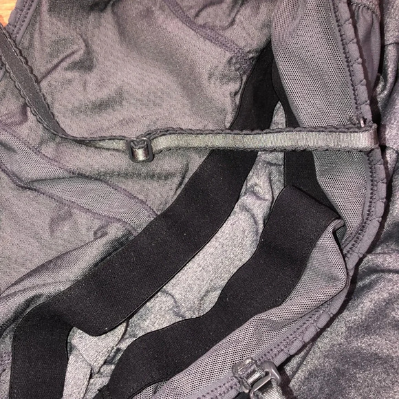 Lululemon size 6 grey athletic tank top - Picture 4 of 5